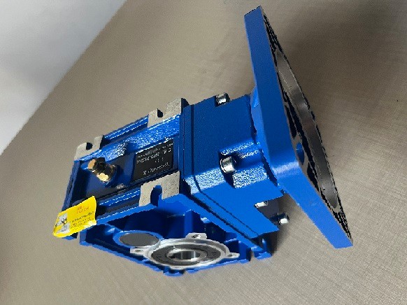 艾思捷技術(shù)教您蝸輪蝸桿減速機(jī)怎么選一款合適的伺服電機(jī)配套？ (2).jpg